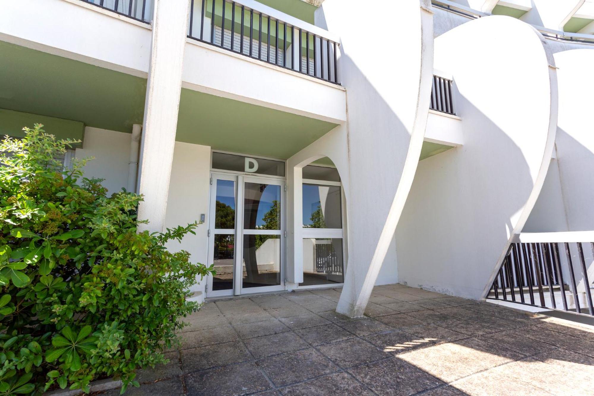 Chez Fabienne - Superbe Appartement Avec Vue Sur La Mer Et Parking لا غراند موت المظهر الخارجي الصورة